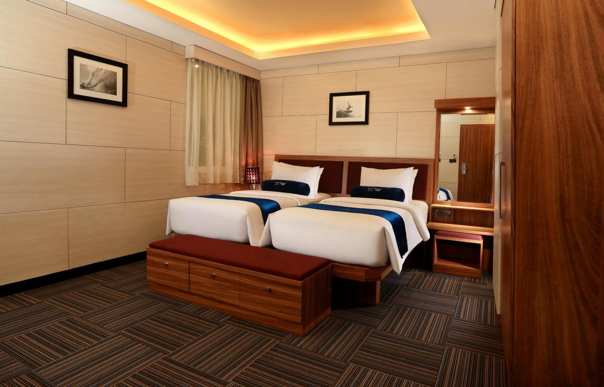 Kutabex Beachfront Hotel Kuta  Exterior photo
