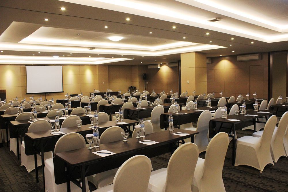 Kutabex Beachfront Hotel Kuta  Exterior photo